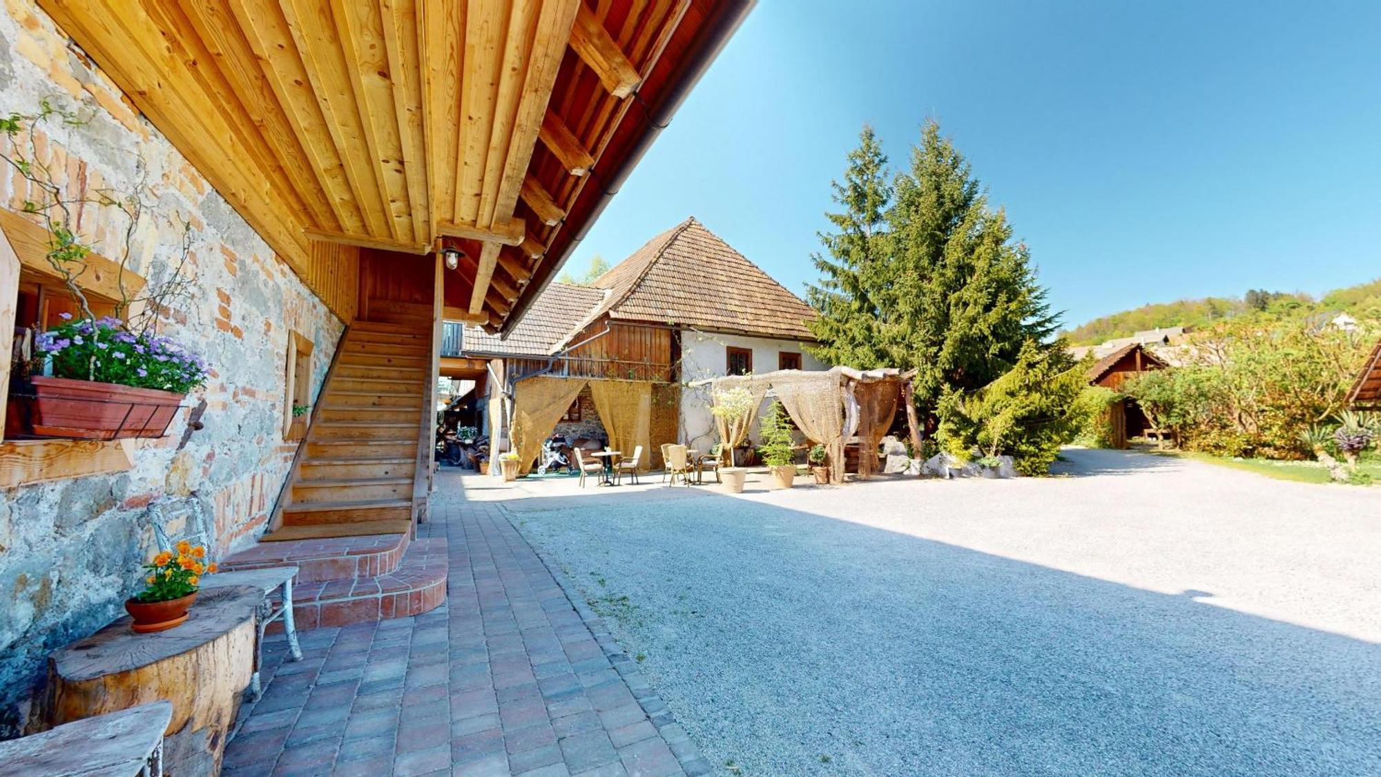 Resort Hisa Ida - Apartments With Hot Tub And Sauna Ivancna Gorica Quarto foto